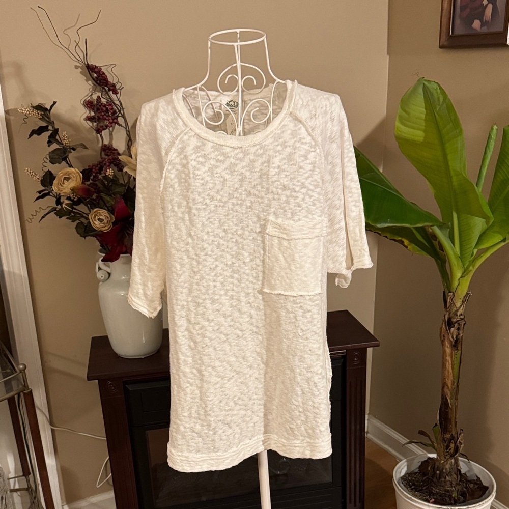 New‎ Mix White Raw Edge Top